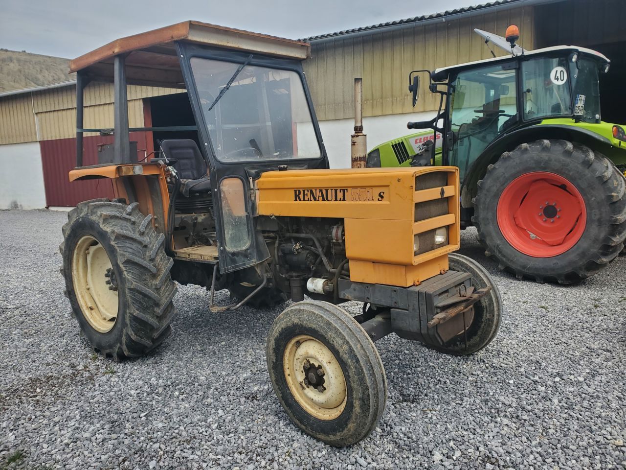 E-FARM: Renault 551S - Tracteur - id U4NKER4 - 7 500 € - Année: 1985 - Lecture du nombre d'heure: 6 664,Puissance du moteur (chevaux): 55,France