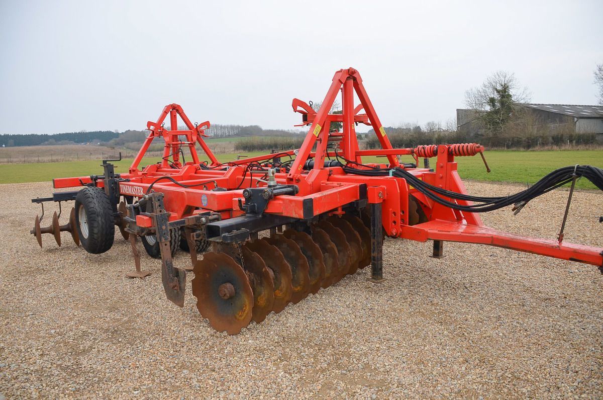 E-FARM: Quivogne tinemaster cultivator 4.4m - Kultivator - id WMNLZ5T - 8.762 € - Leto izgradnje: 2004 - Združeno kraljestvo