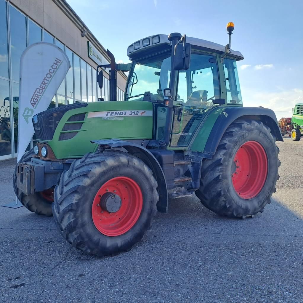 E-FARM: Fendt 312 Vario - Traktor - id LBXGUIR - 34.900 € - Baujahr: 2007 - Abgelesene Motorstunden: 17.004,Motorleistung (PS): 125,Italien