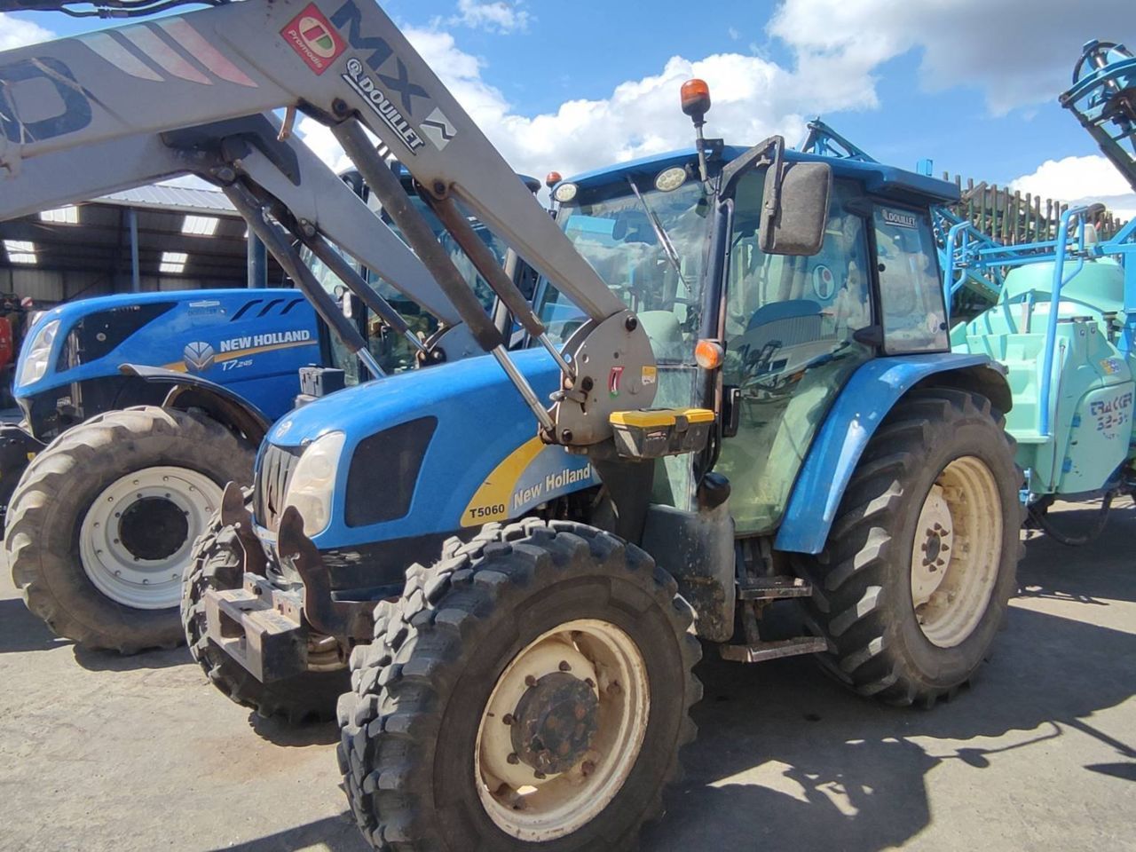 E-FARM: New Holland T5060 - Tractor - id GIFNCND - 24.500 € - Año: 2011 - Horas: 8800,Potencia del motor: 106,Francia