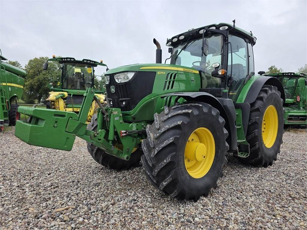 E-FARM: John Deere 6215 R - Tractor - id TDEWQUS - €87,000 - Year of construction: 2018 - Engine hours: 5,597,Engine power (HP): 214,Lithuania