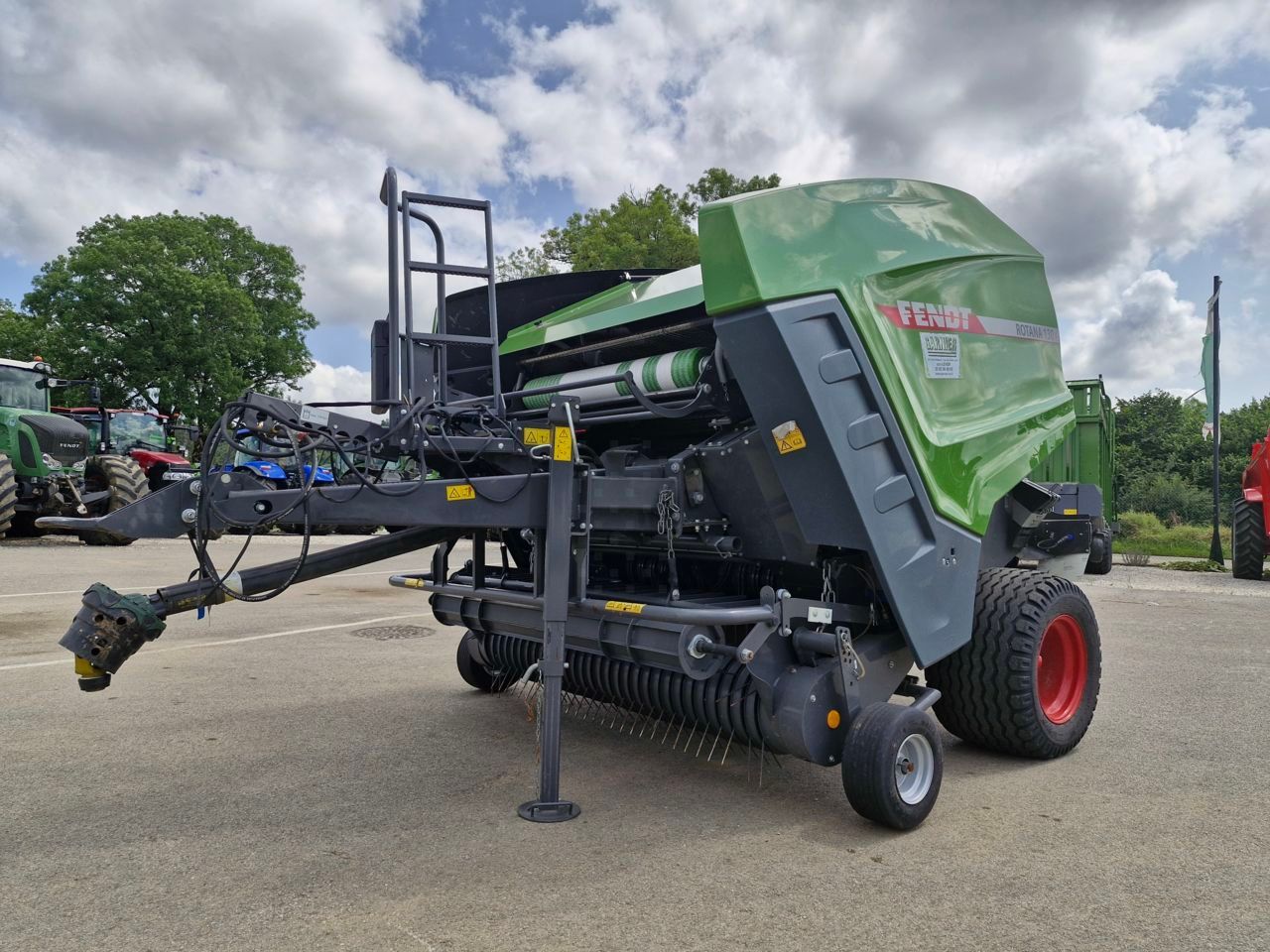 E-FARM: Fendt Rotana 130 F - Presă de balotat - id RNJ5LKG - 26.000 EUR - Anul: 2020 - Numărul total de baloți produși: 10.000,Franța