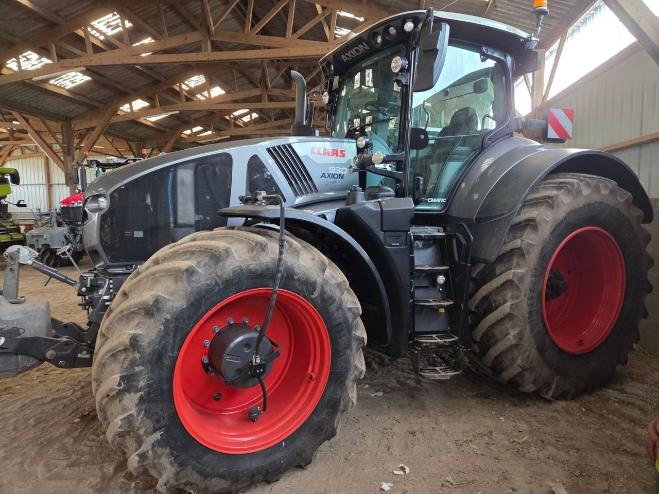 Claas Axion 930 CMATIC Tractor €192,000