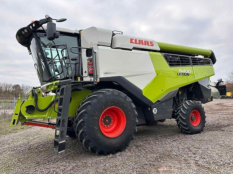 Claas Lexion 5400 Combine harvester €249,000