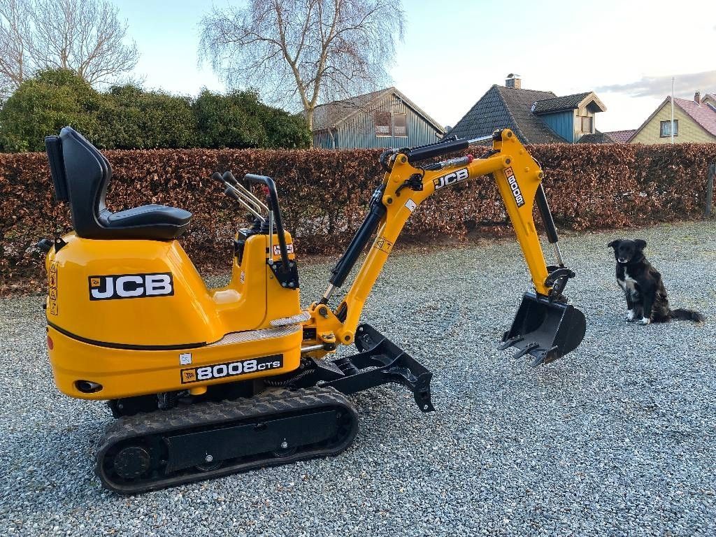 JCB 8008 CTS Mini excavator €16,900