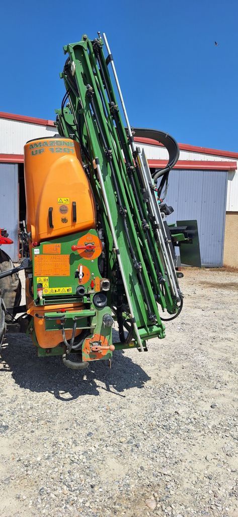 E-FARM: Amazone uf1200 - Sprayer - id 6D1TFUE - €18,000 - Year of construction: 2008 - France