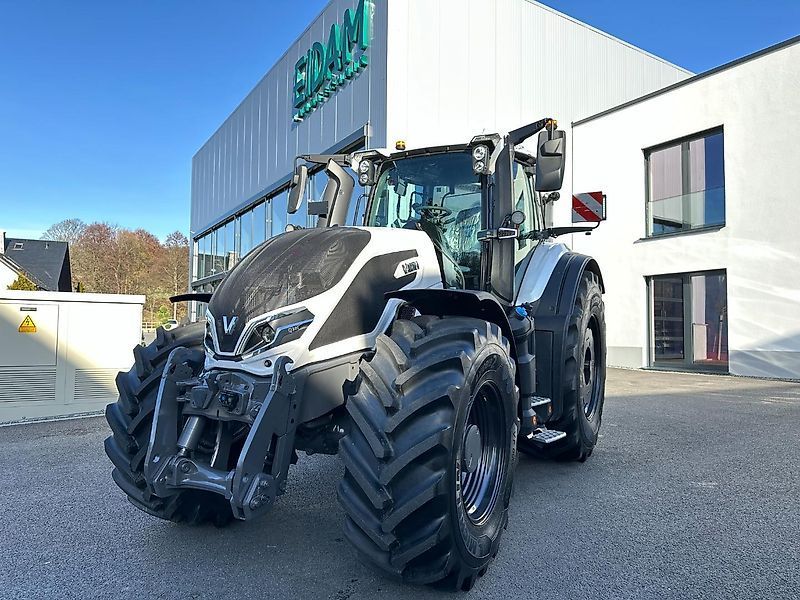 Valtra Q 285 Tractor €186,900