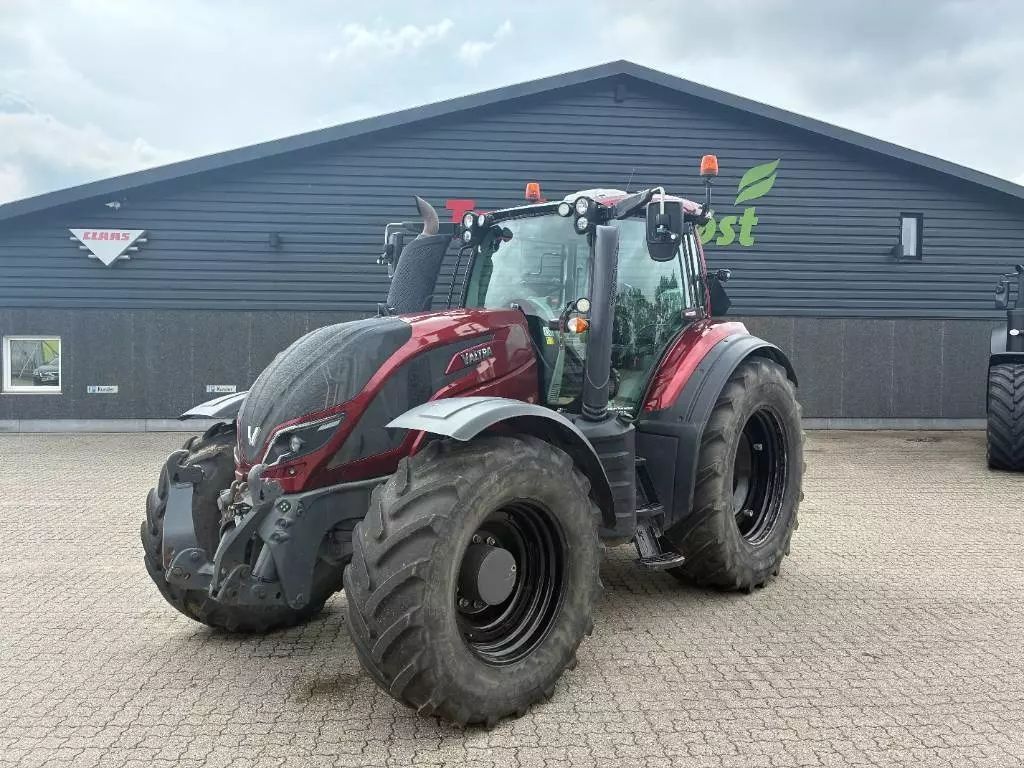 E-FARM: Valtra T254 - Traktor - id RZF9GIY - 93.634 € - Baujahr: 2018 - Abgelesene Motorstunden: 4.700,Dänemark