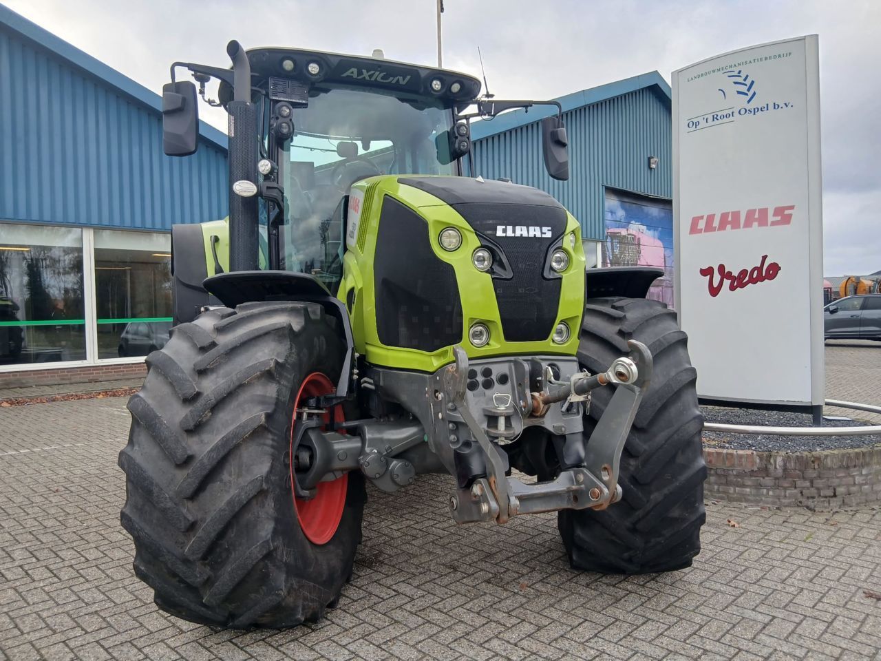 Claas Axion 810 Traktor