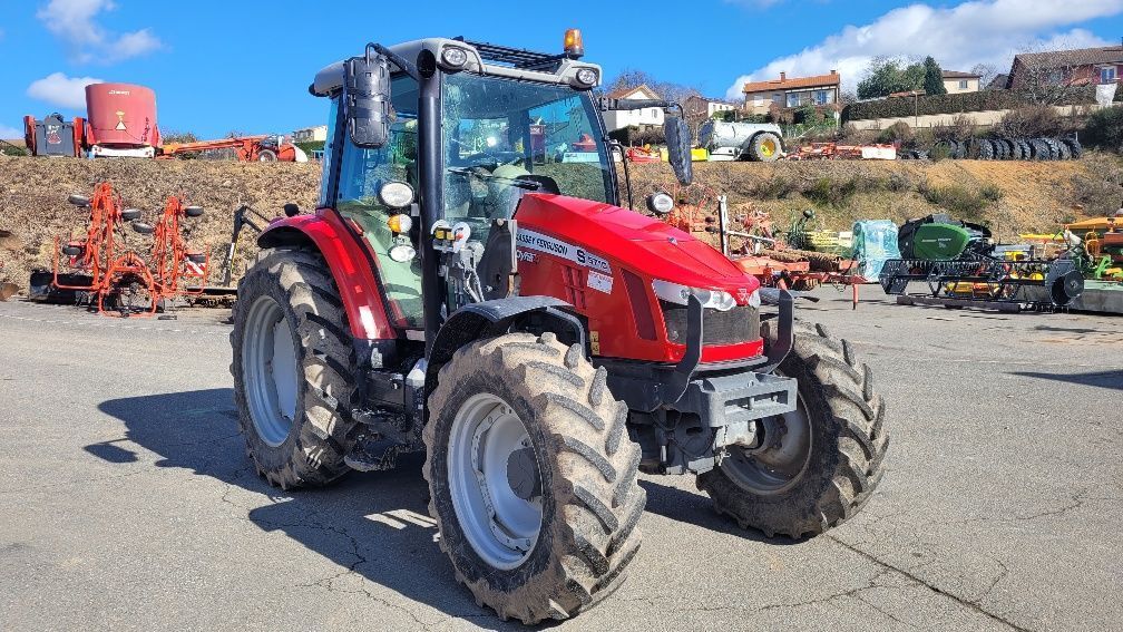 E-FARM: Massey Ferguson 5710 - Tracteur - id FLTBERP - 60 000 € - Année: 2018 - Lecture du nombre d'heure: 3 150,Puissance du moteur (chevaux): 100,France