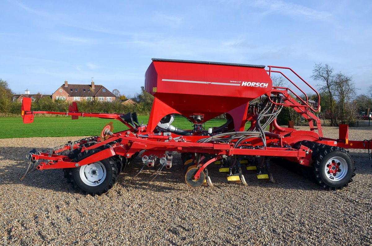 E-FARM: HORSCH Sprinter 4 ST - Semoir direct - id 5QASPQL - 55 132 € - Année: 2019 - Royaume-Uni