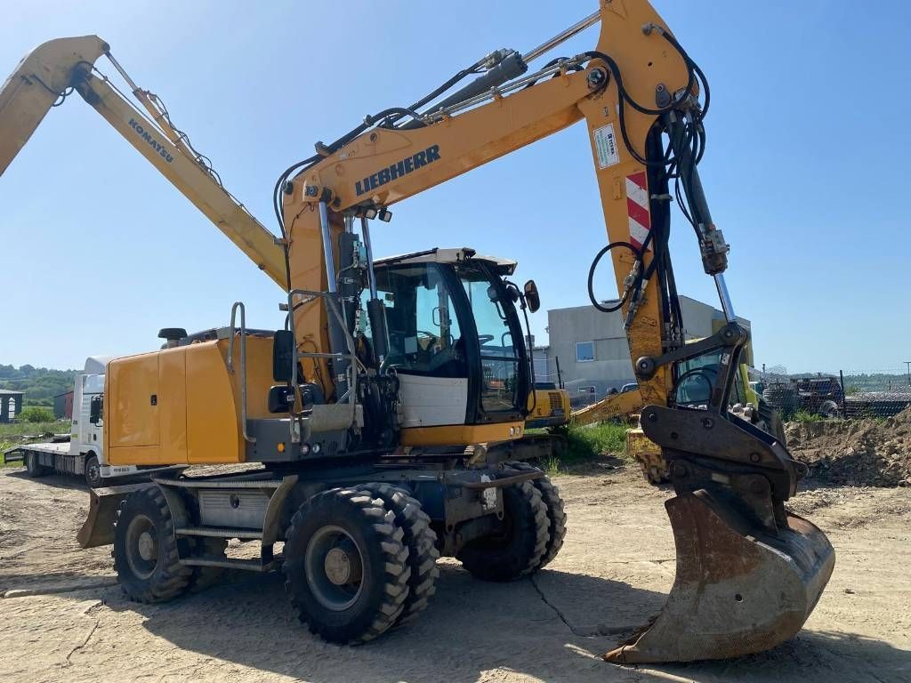 Liebherr a 914 Wheeled excavator €56,196