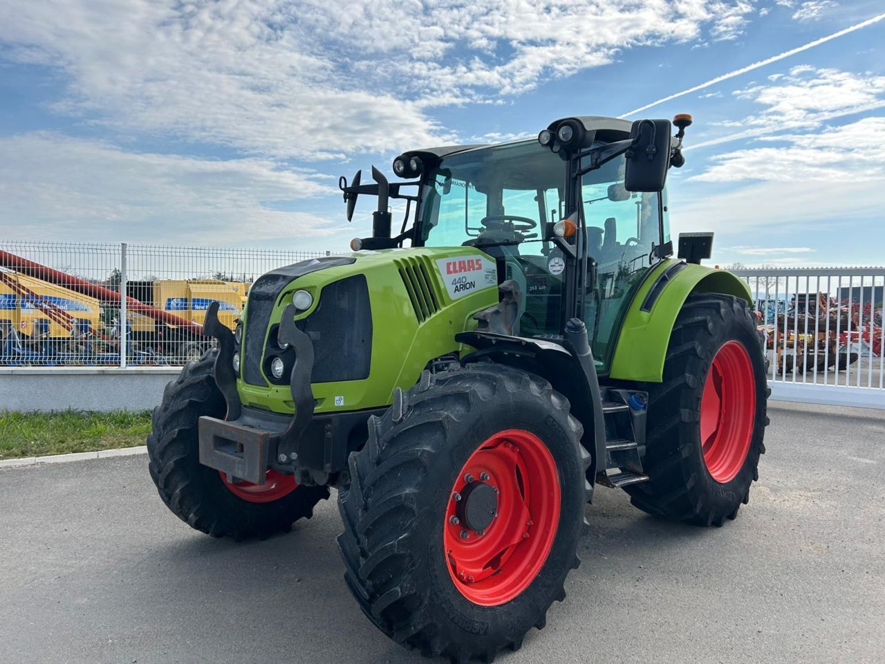 Claas Arion 440 Tractor €41,000