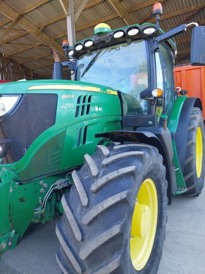 E-FARM: John Deere 6145 R - Traktor - id HLKVNKC - 69.500 € - Baujahr: 2016 - Abgelesene Motorstunden: 5.000,Motorleistung (PS): 145,Frankreich