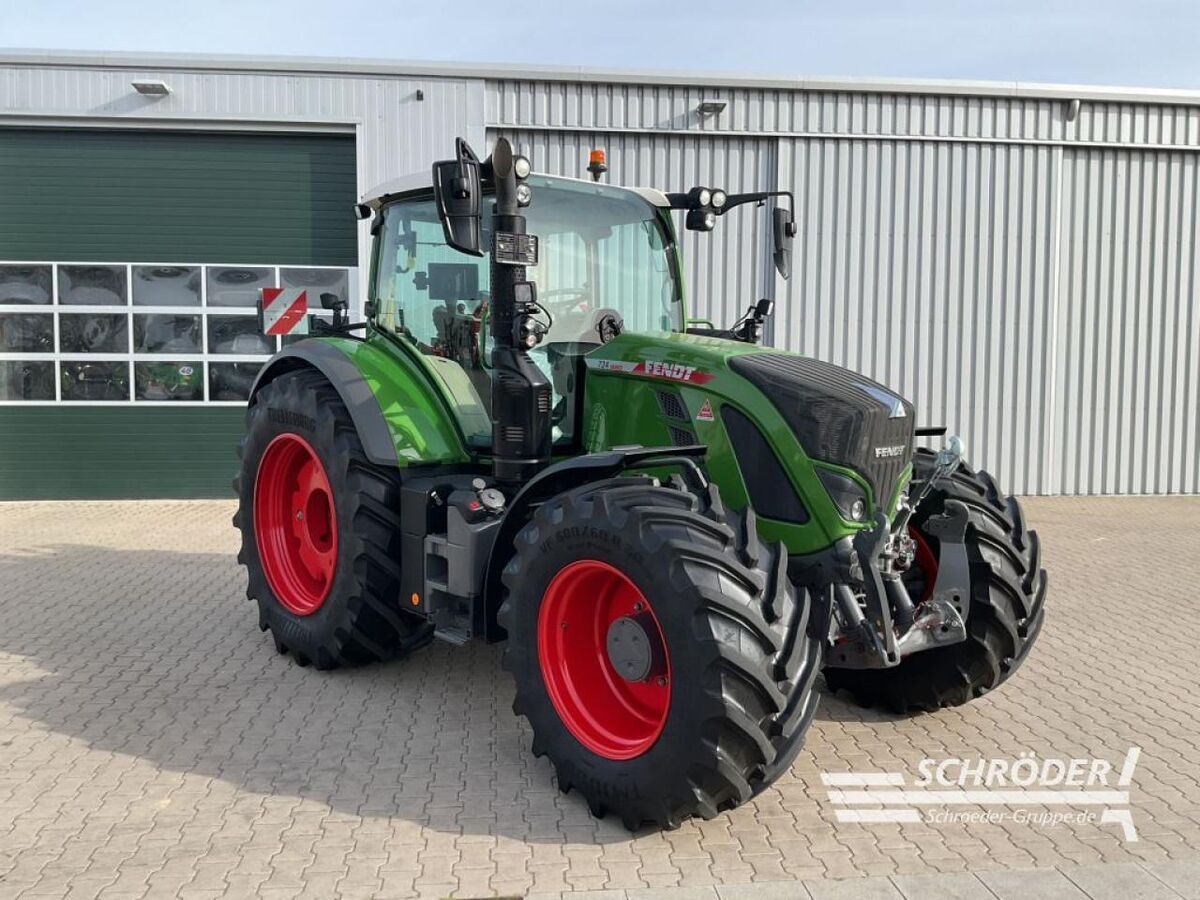 Fendt 724 Vario Power Plus Трактор 191 500 €