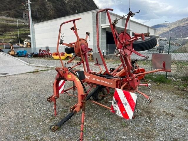 E-FARM: Lely lotus stabilo 520 - Tedder - id MNSDXLK - Year of construction: 2008 - Italy