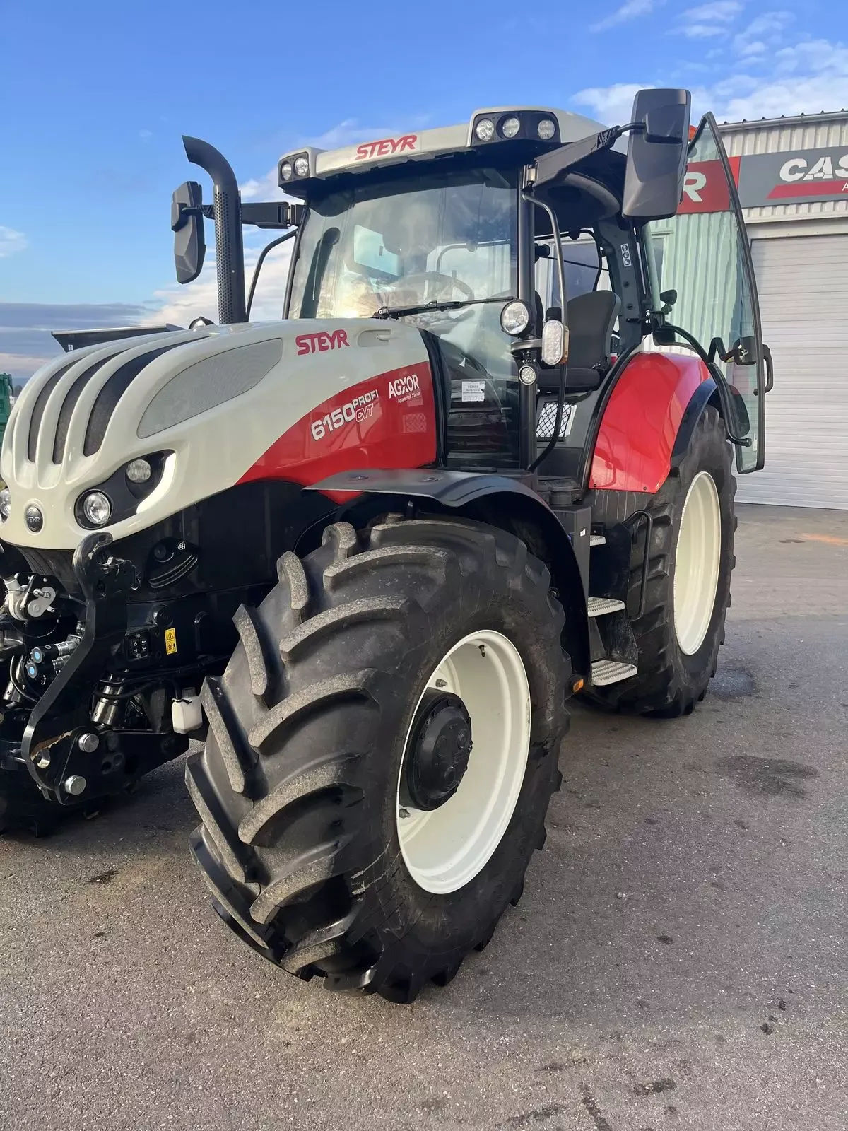 E-FARM: Steyr Profi 6150 - Traktor - id LSMLDRC - 128 500 € - Rok produkcji: 2022 - Motogodziny: 540,Moc silnika: 150,Austria