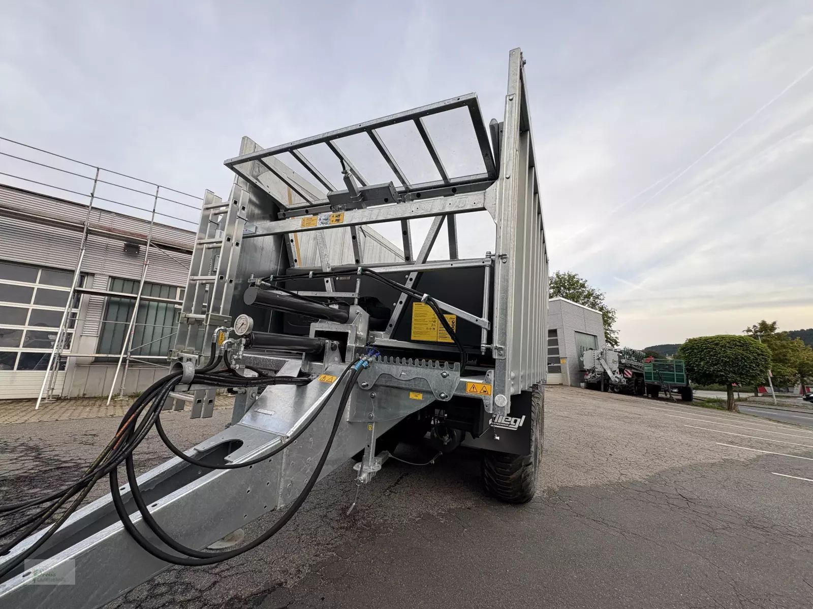 E-FARM: Fliegl gigant asw 160 - Trailer - id 7FTDTVQ - €30,000 - Year of construction: 2025 - Germany