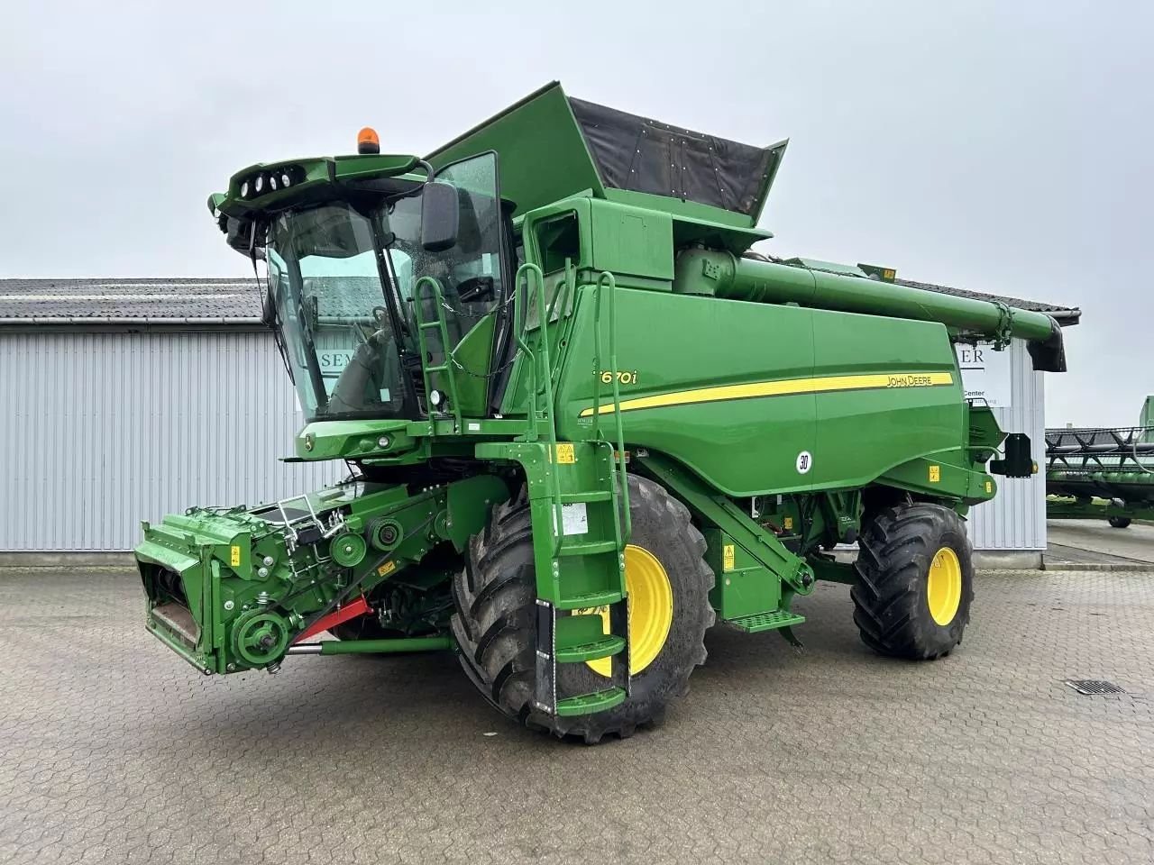 E-FARM: John Deere T670 - Combine harvester - id HH4EZBY - €240,887 - Year of construction: 2020 - Engine power (HP): 431,Denmark