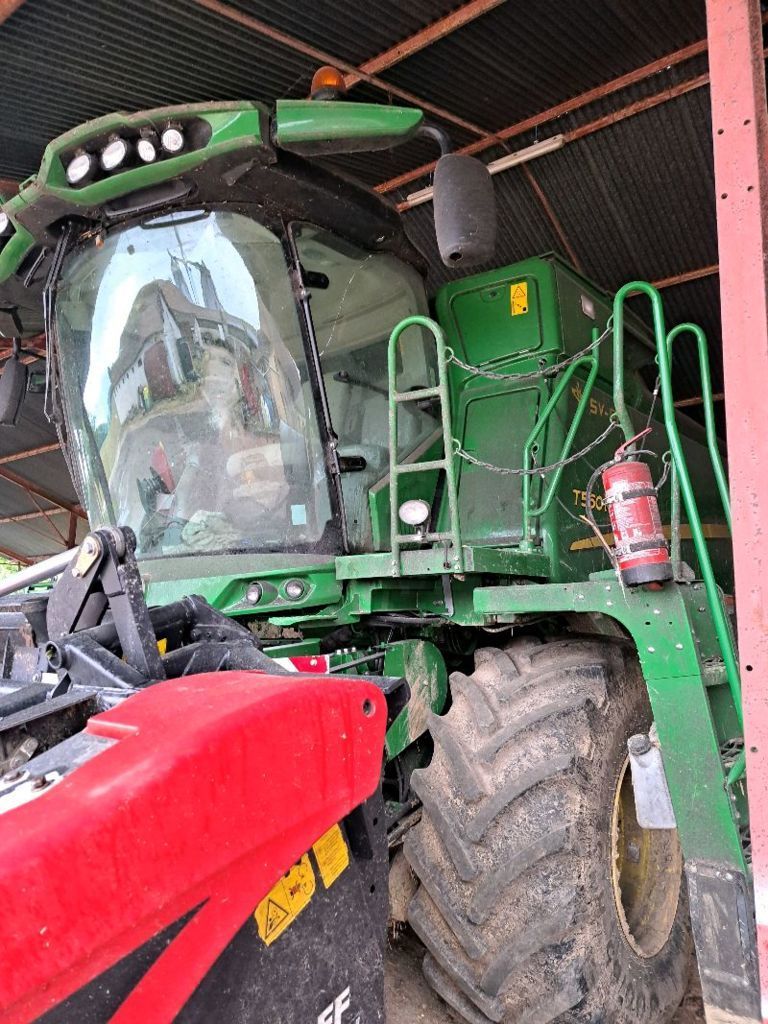 E-FARM: John Deere T 560 - Combine harvester - id RJV3XCP - €195,000 - Year of construction: 2021 - Engine hours: 1,500,Engine power (HP): 330,France