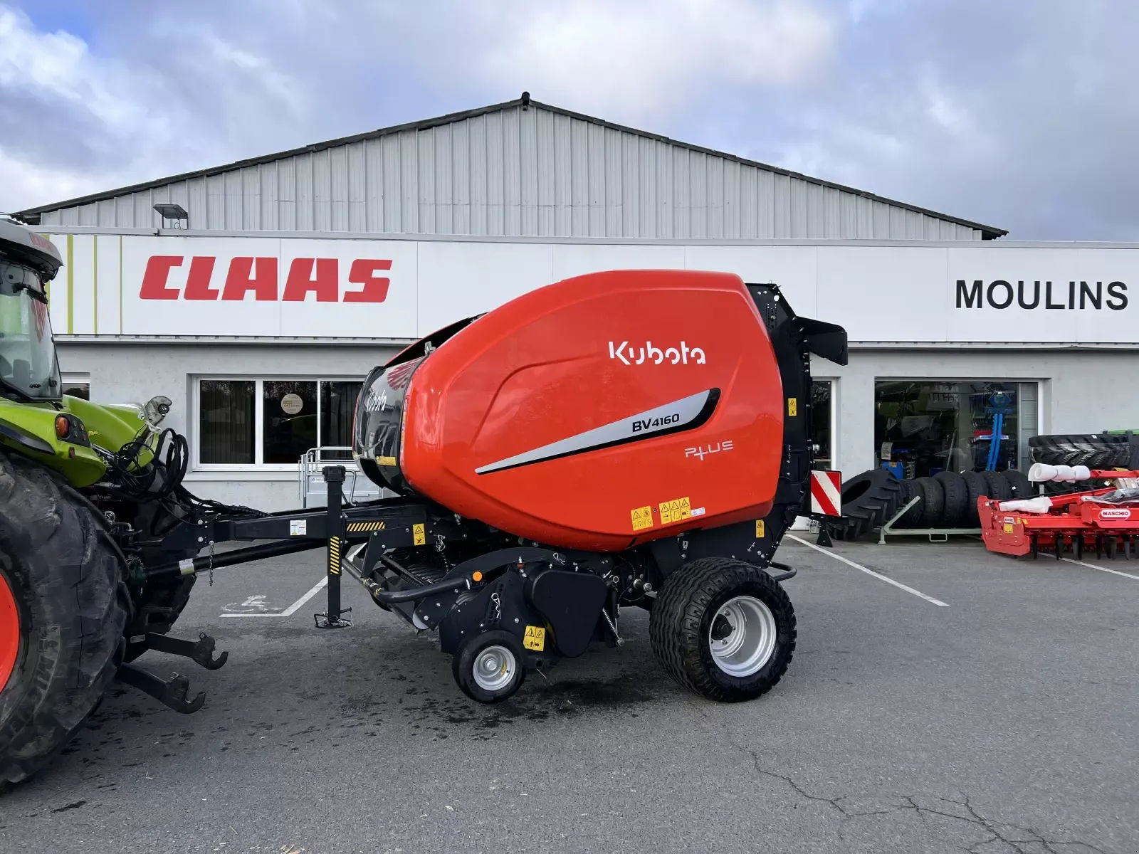 E-FARM: Kubota BV4160 - Presse à balles - id WWX3KTX - 36 500 € - France