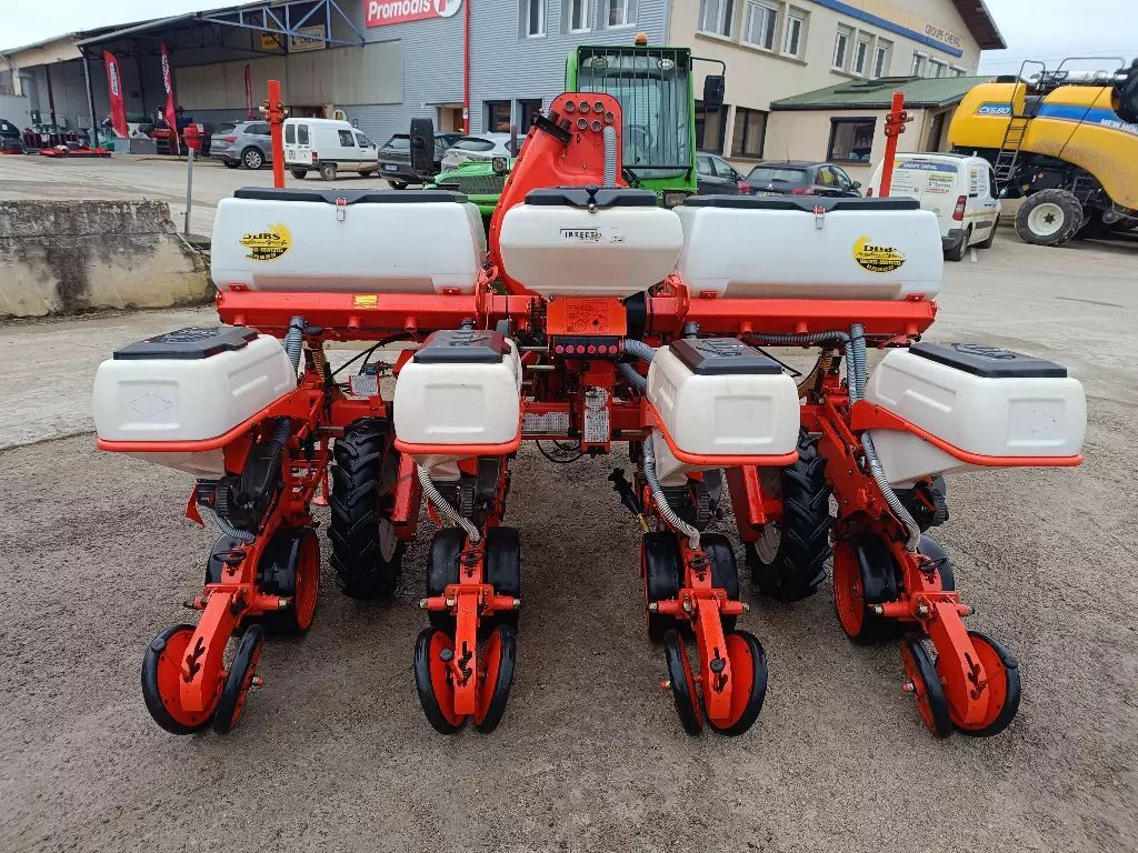 E-FARM: Kuhn maxima 4 rangs - Seminatrice di precisione - id HYUZ99H - 11.000 € - Anno di costruzione: 2005 - Francia