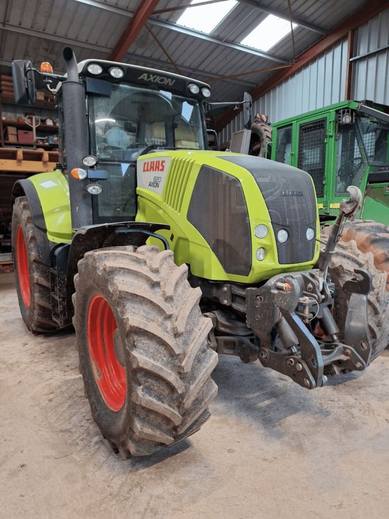 E-FARM: Claas Axion 820 - Tractor - id GBKCZMJ - €68,000 - Year of construction: 2012 - Engine hours: 3,900,Engine power (HP): 200,France