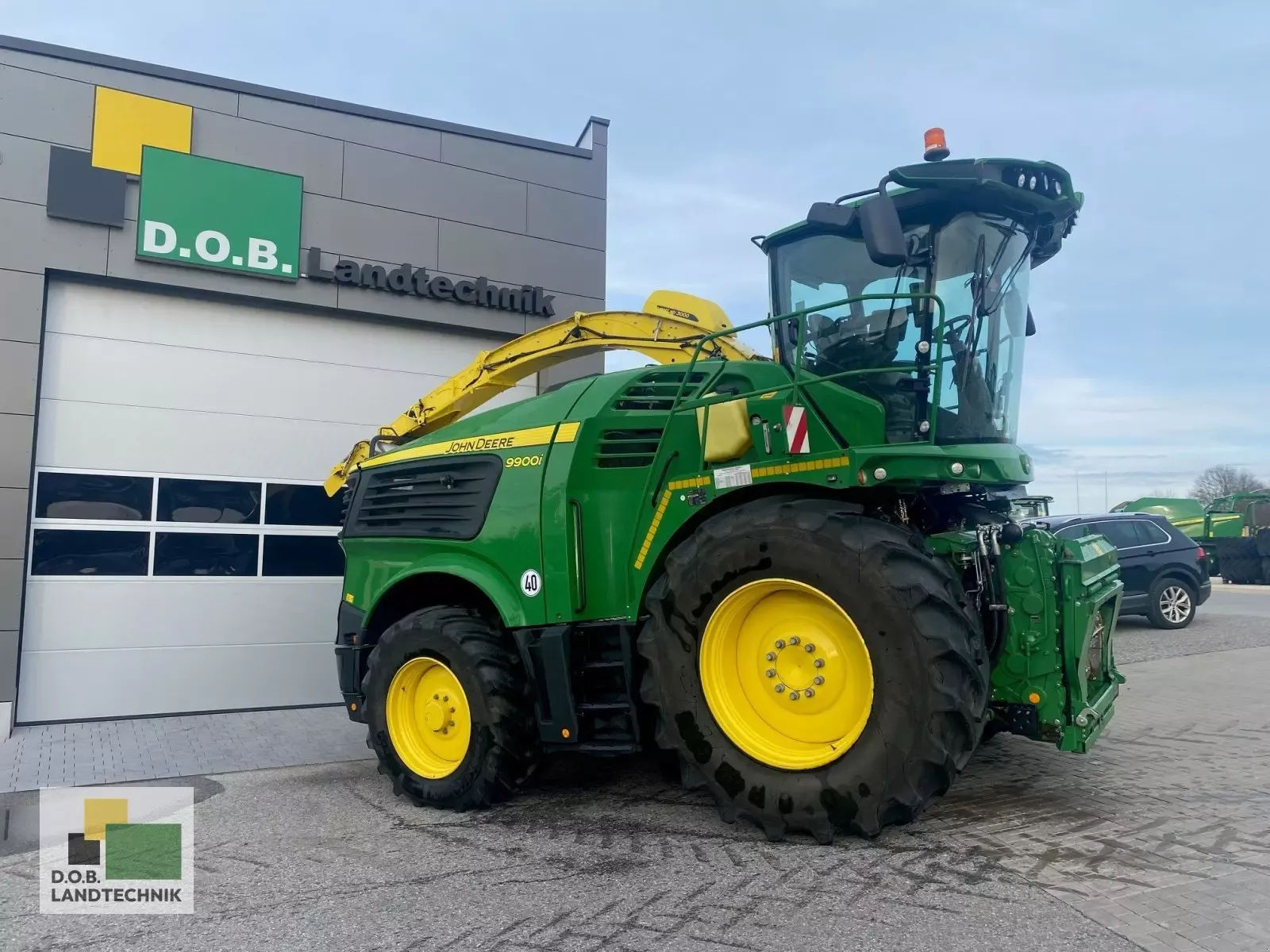 E-FARM: John Deere 9900 - Self propelled forage harvester - id KRJCL9D - Year of construction: 2020 - Engine hours: 1,781,Engine power (HP): 970,Germany
