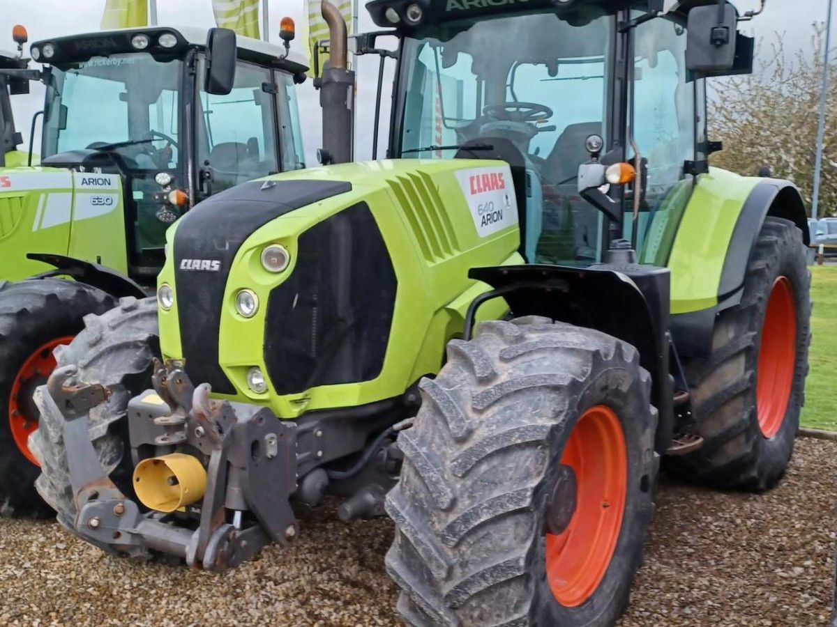 E-FARM: Claas Arion 640 - Tractor - id YIXVRVP - 58.726 € - Año: 2016 - Horas: 6500,Reino Unido