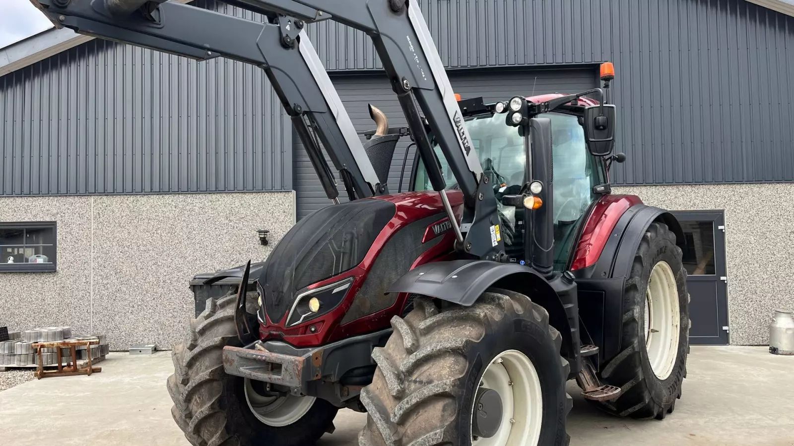 Valtra T 174 Tractor 51.523 €