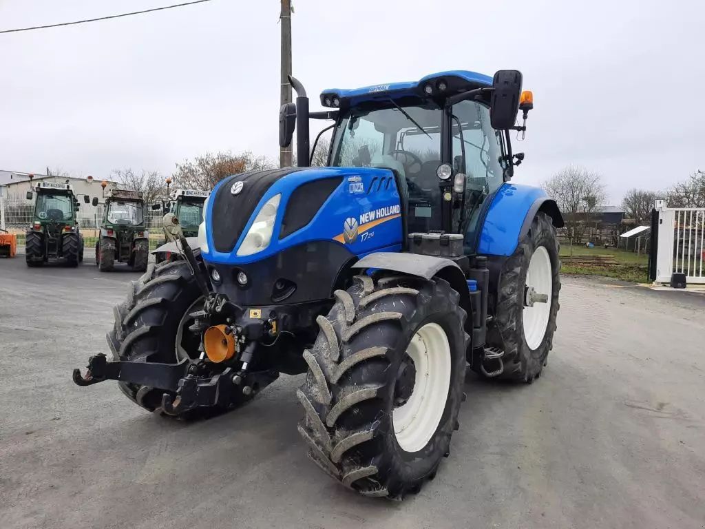 E-FARM: New Holland T7.210 - Tractor - id 2NJYJB5 - 51.000 € - Año: 2017 - Horas: 8810,Potencia del motor: 180,Francia