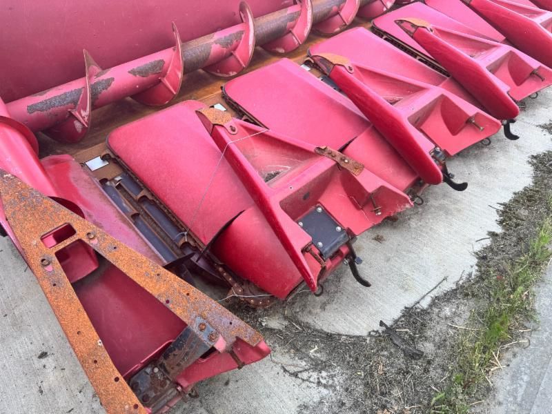 E-FARM: Case IH przystawka do kukurydzy - Barra - id 9EKJEUS - 25.188 € - Anno di costruzione: 2012 - Polonia