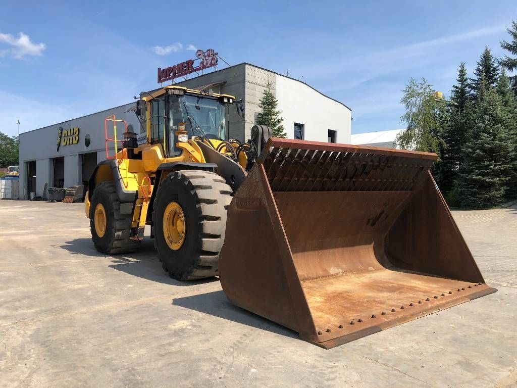 VOLVO l220h Încărcător pe roți