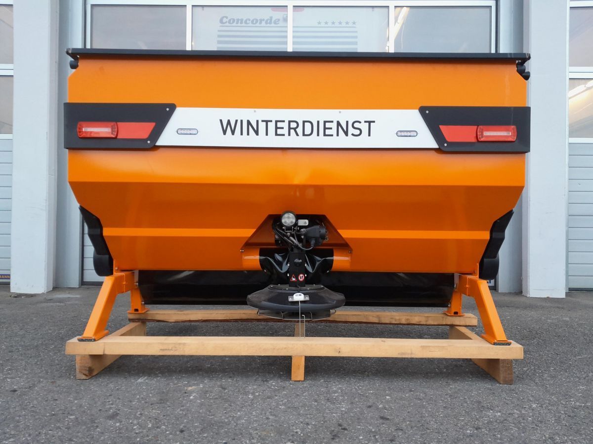 E-FARM: Kugelmann d 1352 va dreipunktstreuer - Equipamiento municipal - id ZHG4FID - 23.750 € - Año: 2023 - Austria
