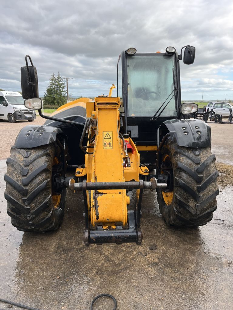JCB 526-56 AGRI Plus Teleskopinis krautuvas 49 000 €