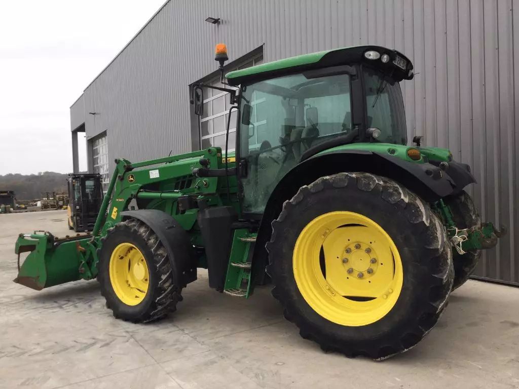 E-FARM: John Deere 6130 R - Tractor - id QJFWHBT - €54,500 - Year of construction: 2013 - Engine hours: 7,670,Engine power (HP): 130,France