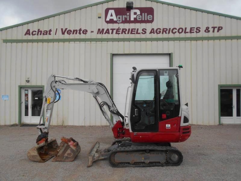 Takeuchi tb230 excavator_mini €27,000