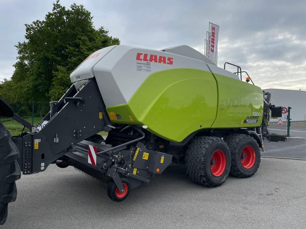 E-FARM: Claas Quadrant 5300 FC - Presse à balles - id K9P9QCC - 182 000 € - Année: 2023 - Balles produites: 9 500,France