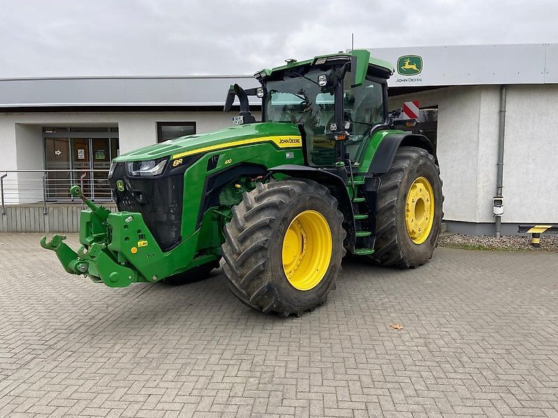 E-FARM: John Deere 8R 410 - Tractor - id WKCG4QG - €289,000 - Year of construction: 2023 - Engine hours: 1,549,Engine power (HP): 410,Germany