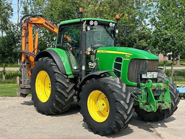 E-FARM: John Deere 7530 Premium - Tracteur - id 65L3NAY - 31 950 € - Année: 2011 - Lecture du nombre d'heure: 10 800,Pays-Bas