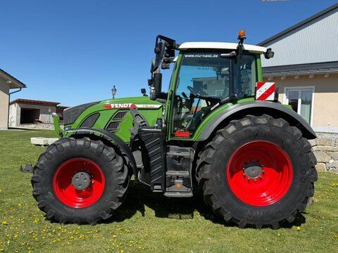 Fendt 718 Vario Tractor €142,000