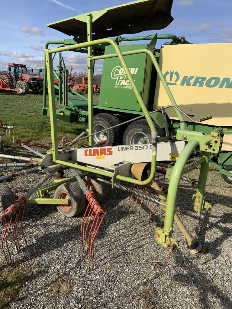 E-FARM: Claas Liner 350 S - Tedder - id IPL9PZH - Año: 2001 - Francia