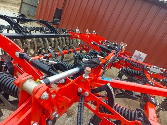 GREGOIRE BESSON dechaumeur crossland 60 Kultywator 31 000 €