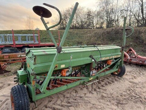 E-FARM: Amazone d8-40 super - Siewnik rzędowy/agregat uprawowo-siewny - id GFSI6XD - 2500 € - Niemcy