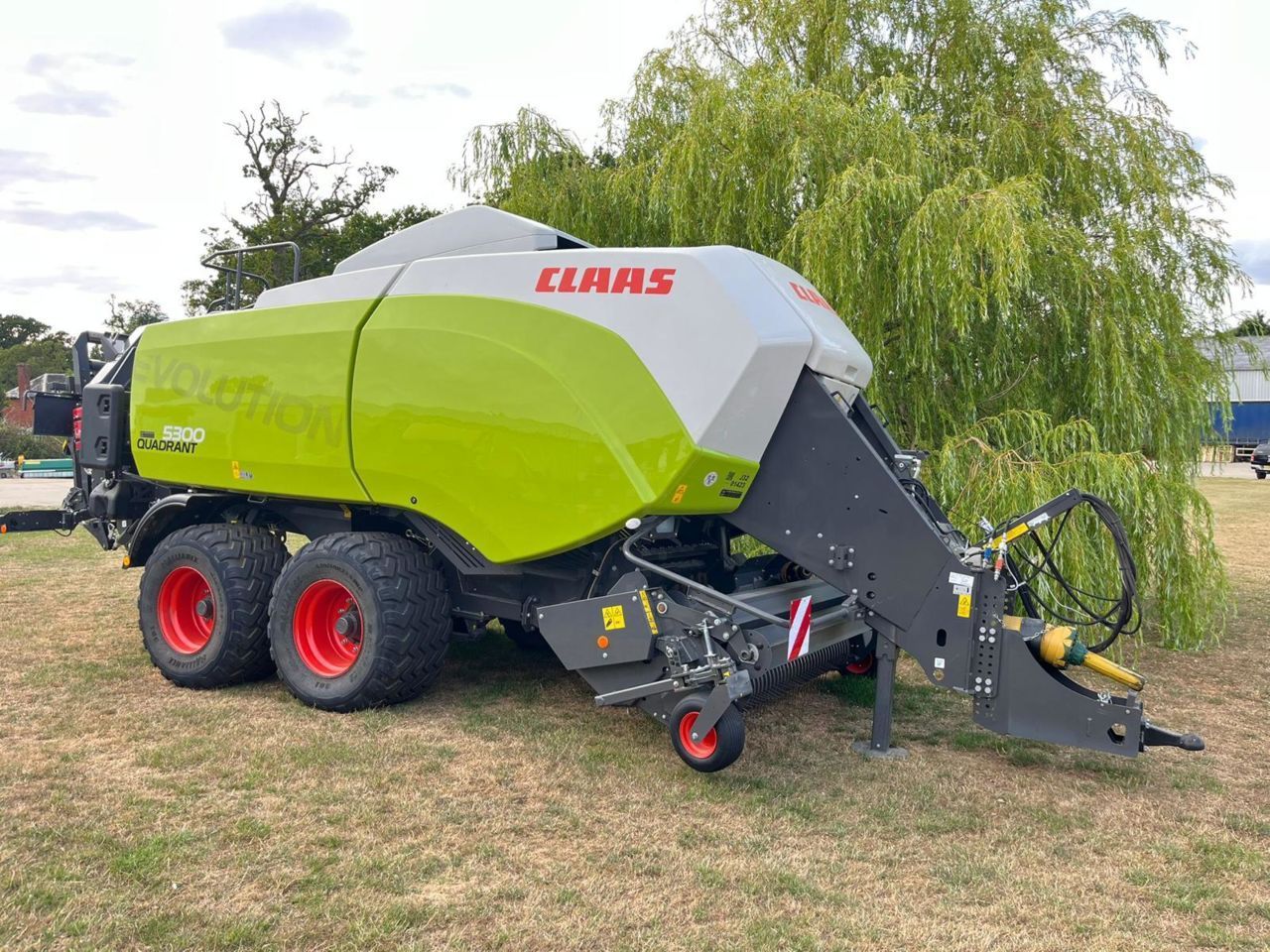 E-FARM: Claas Quadrant 5300 RF - Presse à balles - id TUELGH5 - 120 044 € - Année: 2023 - Balles produites: 7 000,Royaume-Uni