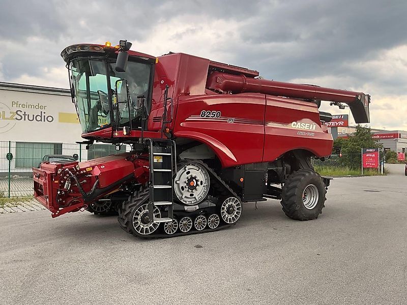 E-FARM: Case IH Axial Flow 8250 - Moissoneuse-batteuse - id UM9HJ4K - Année: 2023 - Lecture du nombre d'heure: 10,Puissance du moteur (chevaux): 571,Allemagne