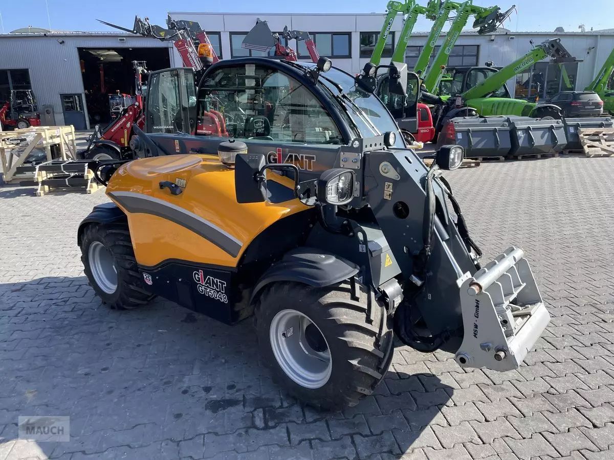 Giant tendo 5048 mit weidemann aufnahme Cargador de ruedas Tele