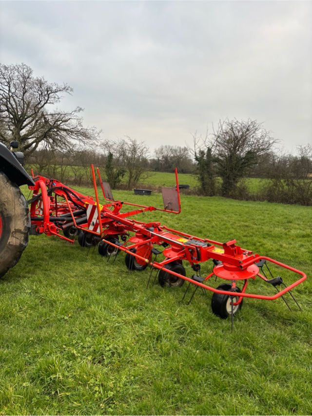 E-FARM: Kuhn GF 7902 - Tedder - id WUQENPD - €7,000 - Year of construction: 2013 - France