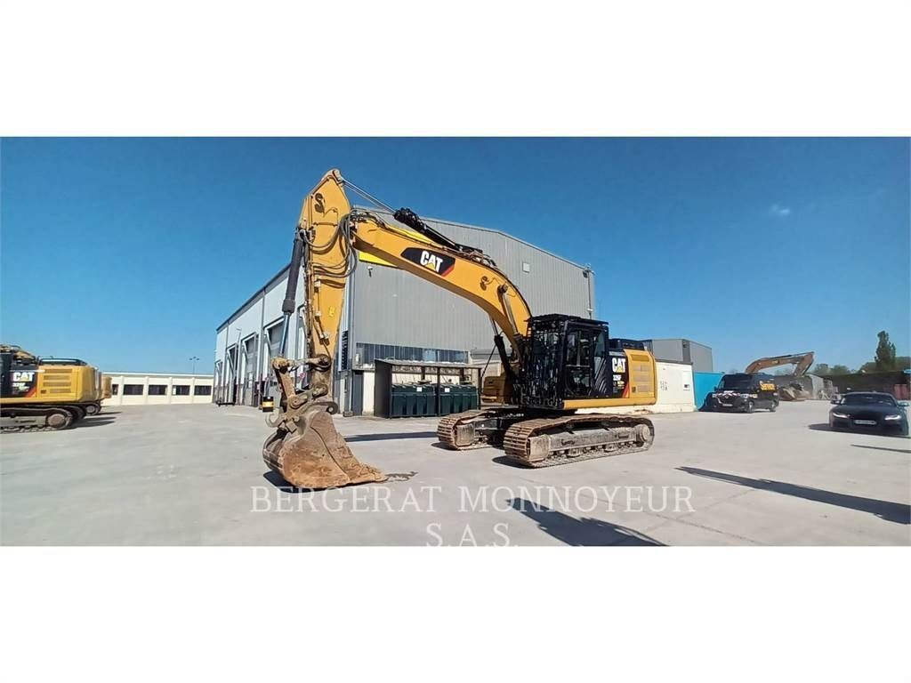 E-FARM: Caterpillar 326f - Escavatore cingolato - id MUJ9GFU - 105.000 € - Anno di costruzione: 2019 - Francia