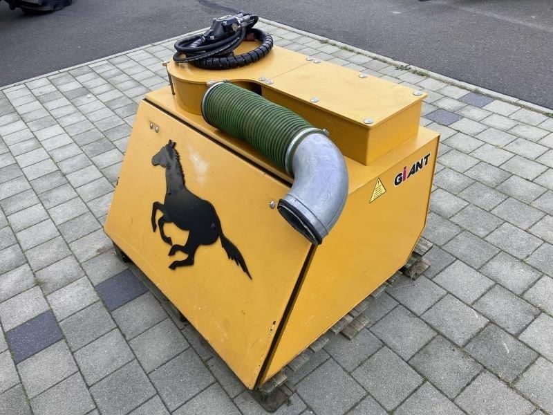 E-FARM: Giant pferdemistsauger 200l gi - Outil - id U4R3LT6 - 2 700 € - Allemagne